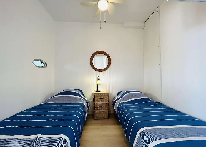 2 Pièces Avec Wifi Et Garage à - Fr-1-245-148 *